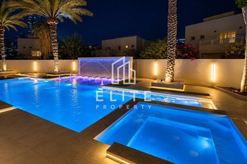 Villa in Meadows, Dubai, UAE 4 bedrooms, 1221 sq.m. № 741385 - photo 9