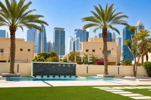 Villa in Meadows, Dubai, UAE 4 bedrooms, 1221 sq.m. № 741385 - photo 3