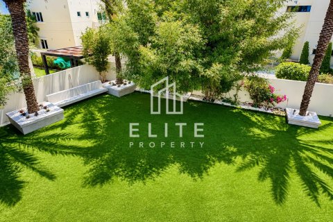 Villa in Meadows, Dubai, UAE 4 bedrooms, 1221 sq.m. № 741385 - photo 12