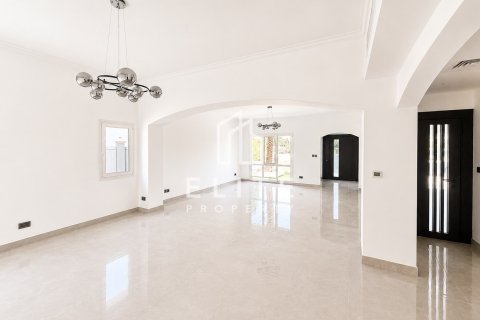 Villa in Meadows, Dubai, UAE 4 bedrooms, 1221 sq.m. № 741385 - photo 13
