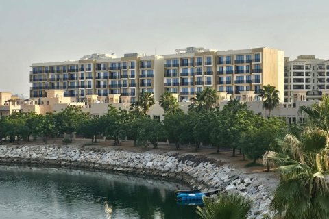 Huoneisto Ras Al Khaimah, Arabiemiraatit 1 makuuhuone, 76 m2 № 734962 - kuva 3