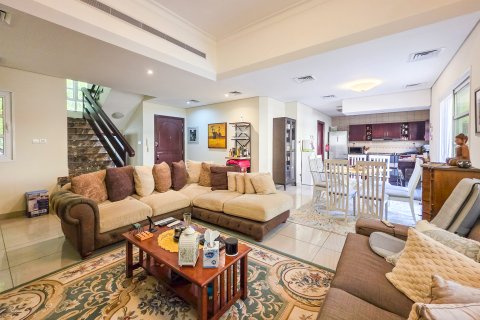 تاون هاوس للبيع في Dubai Sports City، دبي، الإمارات العربية المتحدة 3 غرفة نوم ، 251 متر مربع ، رقم 696054 - صورة 2