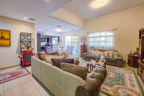 تاون هاوس للبيع في Dubai Sports City، دبي، الإمارات العربية المتحدة 3 غرفة نوم ، 251 متر مربع ، رقم 696054 - صورة 3