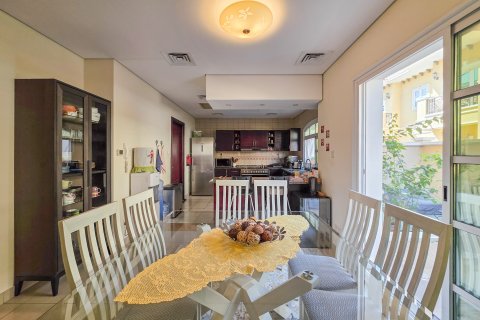 تاون هاوس للبيع في Dubai Sports City، دبي، الإمارات العربية المتحدة 3 غرفة نوم ، 251 متر مربع ، رقم 696054 - صورة 4