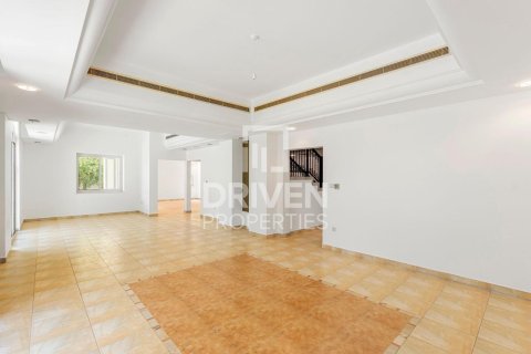 Vila di Dubai Sports City, UEA 5 kamar tidur, 556 m2 nomor 655333 - foto 9