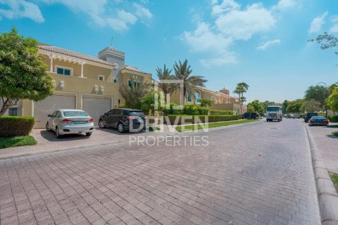 Vila di Dubai Sports City, UEA 5 kamar tidur, 556 m2 nomor 655333 - foto 30
