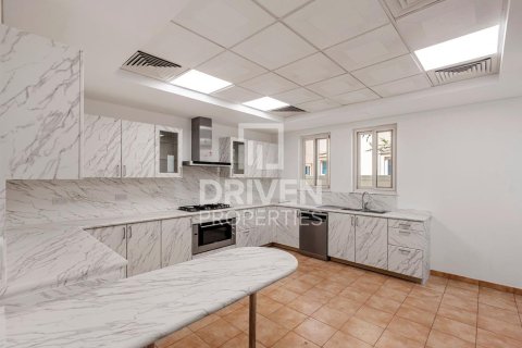 Vila di Dubai Sports City, UEA 5 kamar tidur, 556 m2 nomor 655333 - foto 12