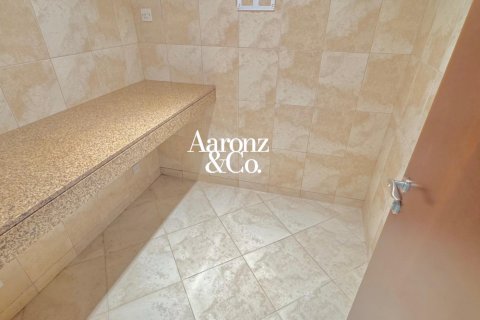 Apartament de închiriat în Jumeirah Beach Residence, Dubai, EAU 4 dormitoare, 345 mp.  №720685 - poză 14