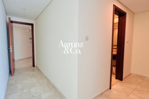 Apartament de închiriat în Jumeirah Beach Residence, Dubai, EAU 4 dormitoare, 345 mp.  №720685 - poză 13
