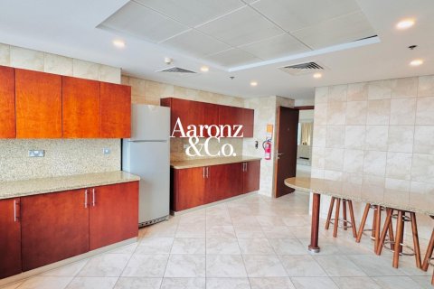 Apartament de închiriat în Jumeirah Beach Residence, Dubai, EAU 4 dormitoare, 345 mp.  №720685 - poză 12