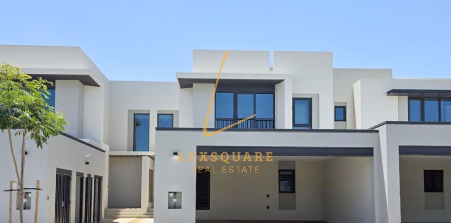 Villa in Jebel Ali, Dubai, VAE: 3 Schlafzimmer, 242 m2 Nr. 720680