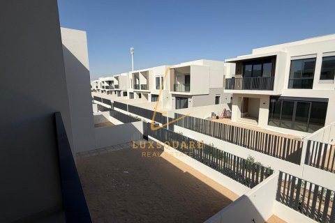 Villa itt: Jebel Ali, Dubai, EAE, 3 hálószoba, 242 m², azonosító: 720680 - fénykép 22