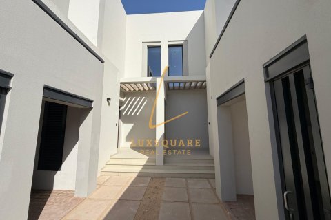 Villa a Jebel Ali, Dubai, EAU 3 camere da letto, 242 mq. № 720680