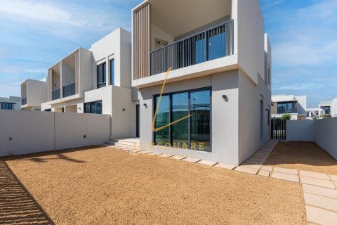 Kamienica w Jebel Ali, Dubai, ZEA 4 sypialnie, 336 mkw. nr 720681