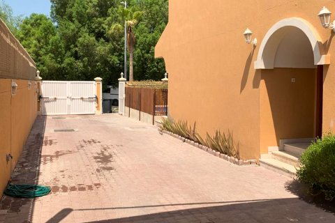 Villa in Al Safa, Dubai, UAE 4 bedrooms, 5870.36 sq.m. № 768834 - photo 18