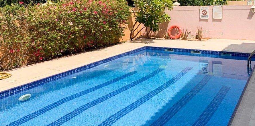 Villa in Al Safa, Dubai, UAE 4 bedrooms, 5870.36 sq.m. № 768834