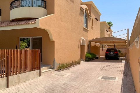 Villa in Al Safa, Dubai, UAE 4 bedrooms, 5870.36 sq.m. № 768834 - photo 12