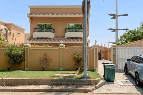 Villa in Al Safa, Dubai, UAE 4 bedrooms, 5870.36 sq.m. № 768834 - photo 3