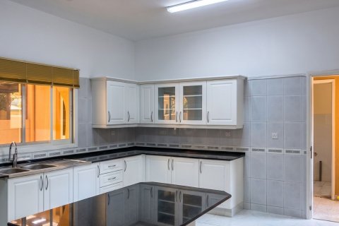 Villa in Al Safa, Dubai, UAE 4 bedrooms, 5870.36 sq.m. № 768834 - photo 4