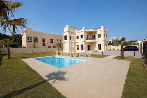 Vila v Al Safa, Dubai, SAE 5 spální, 1300.92 m2 č. 768072 - Fotografia 1