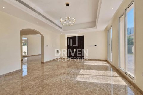 Vila v Al Safa, Dubai, SAE 5 spální, 1300.92 m2 č. 768072 - Fotografia 9