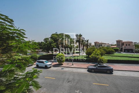 Vilë në Jumeirah Village Triangle, Dubai, Emiratet e Bashkuara Arabe 2 dhoma gjumi, 640.57 m2. № 744765 - Foto 17