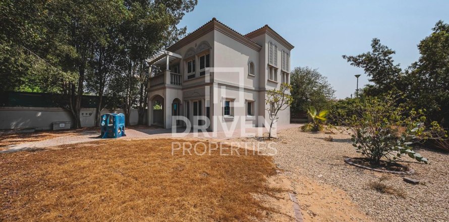 Vilë në Jumeirah Village Triangle, Dubai, Emiratet e Bashkuara Arabe 2 dhoma gjumi, 640.57 m2. № 744765