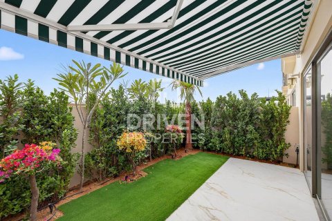 Villetta a schiera in affitto a Jumeirah Golf Estates, Dubai, EAU 3 camere da letto, 138.33 mq. № 744768 - foto 3