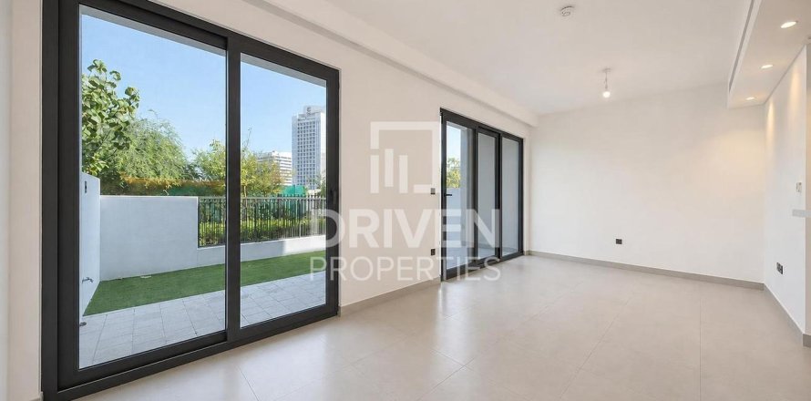 Adosado en Tilal Al Ghaf, Dubai, EAU 3 dormitorios, 144.37 m² № 744769