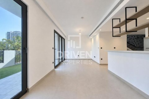 Adosado en alquiler en Tilal Al Ghaf, Dubai, EAU 3 dormitorios, 144.37 m2 № 744769 - foto 2