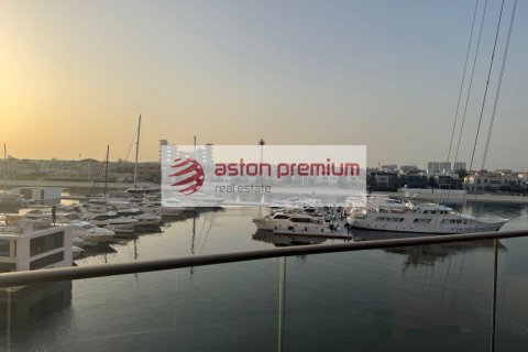 Palm Jumeirah, Dubai, UAE의 임대용 아파트 침실 3개, 211제곱미터 번호 703004 - 사진 2
