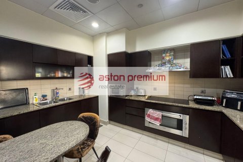 Palm Jumeirah, Dubai, UAE의 임대용 아파트 침실 3개, 211제곱미터 번호 703004 - 사진 6