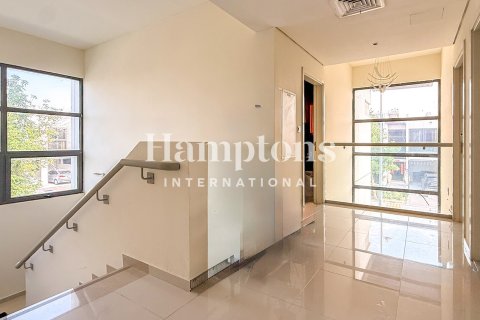 Villa in Dubai, UAE 6 bedrooms, 376.81456800 sq.m. № 700691 - photo 17