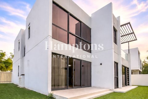 Villa in Dubai, UAE 6 bedrooms, 376.81456800 sq.m. № 700691 - photo 15