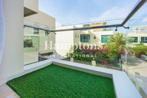 Kuća u nizu u gradu Jumeirah Islands, Dubai, UAE 3 spavaće sobe, 196.95436000 m2 Br. 703263 - Slika 27