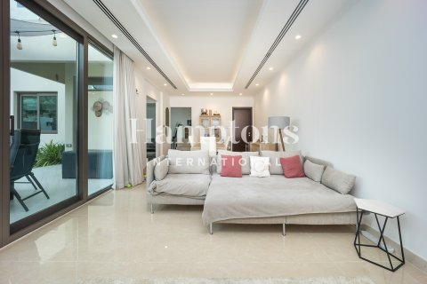 Kuća u nizu u gradu Jumeirah Islands, Dubai, UAE 3 spavaće sobe, 196.95436000 m2 Br. 703263 - Slika 3