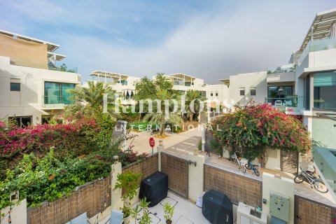 Kuća u nizu u gradu Jumeirah Islands, Dubai, UAE 3 spavaće sobe, 196.95436000 m2 Br. 703263 - Slika 18