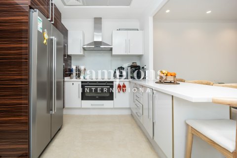 Kuća u nizu u gradu Jumeirah Islands, Dubai, UAE 3 spavaće sobe, 196.95436000 m2 Br. 703263 - Slika 12