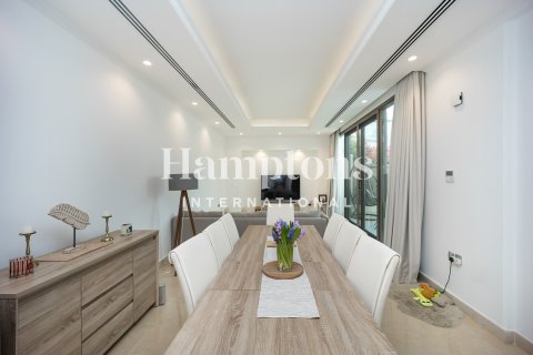 Kuća u nizu u gradu Jumeirah Islands, Dubai, UAE 3 spavaće sobe, 196.95436000 m2 Br. 703263 - Slika 5