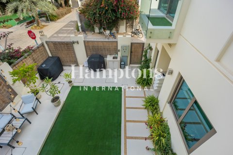 Kuća u nizu u gradu Jumeirah Islands, Dubai, UAE 3 spavaće sobe, 196.95436000 m2 Br. 703263 - Slika 20