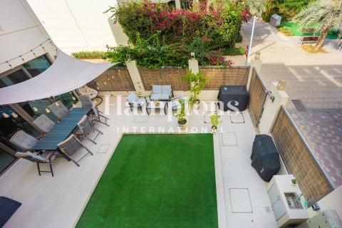 Kuća u nizu u gradu Jumeirah Islands, Dubai, UAE 3 spavaće sobe, 196.95436000 m2 Br. 703263 - Slika 24