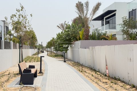 Land in Jumeirah Park, Dubai, UAE 738.5 sq.m. № 631998 - photo 4