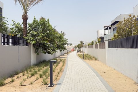 Land in Jumeirah Park, Dubai, UAE 738.5 sq.m. № 631998 - photo 5