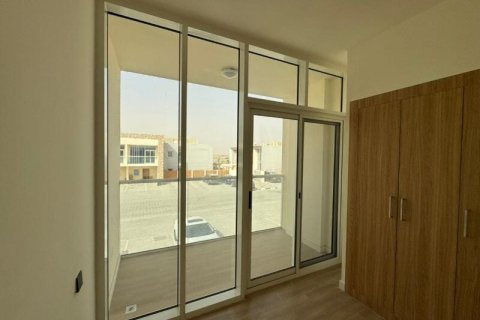 Villa à louer à Rukan, Dubai, EAU 2 chambres, 79 m2 № 685495 - photo 6