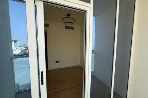 Villa à louer à Rukan, Dubai, EAU 2 chambres, 79 m2 № 685495 - photo 11