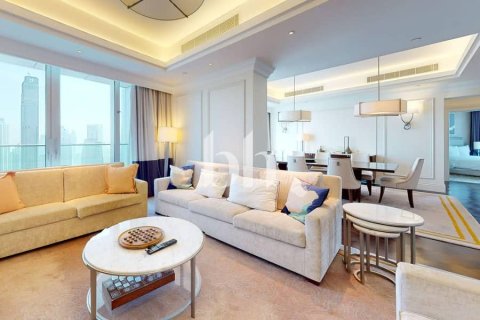 Apartamento para arrendamento em Downtown Dubai (Downtown Burj Dubai), Dubai, EAU 4 quartos, 264 m2 № 642780 - foto 2