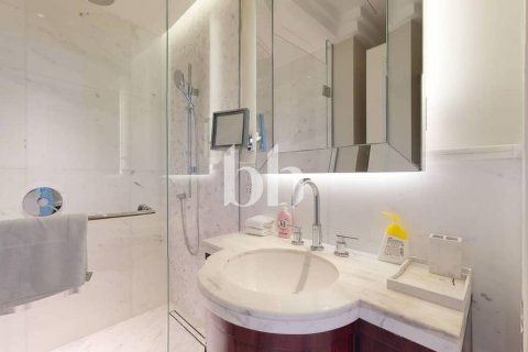 Apartamento para arrendamento em Downtown Dubai (Downtown Burj Dubai), Dubai, EAU 4 quartos, 264 m2 № 642780 - foto 18