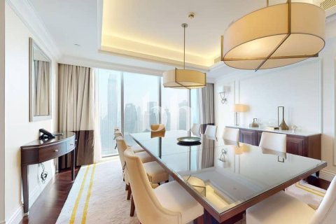 Apartamento para arrendamento em Downtown Dubai (Downtown Burj Dubai), Dubai, EAU 4 quartos, 264 m2 № 642780 - foto 1