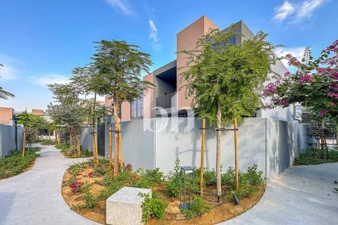 Townhouse in Tilal City, Sharjah, UAE 3 bedrooms, 218 sq.m. № 642783 - photo 3