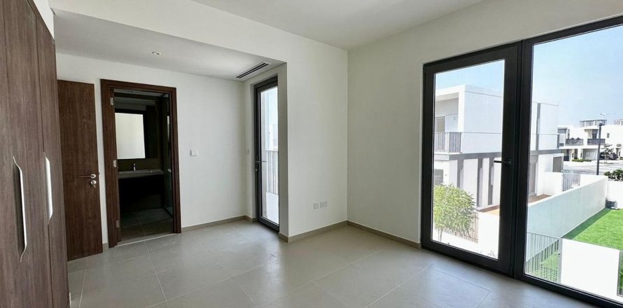 Vilë në Tilal Al Ghaf, Dubai, Emiratet e Bashkuara Arabe 3 dhoma gjumi, 141.9 m2. № 699723